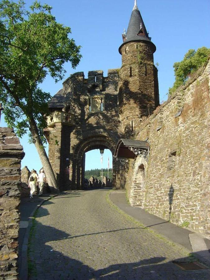 Charming 2-Bed Apartment In Cochem Buitenkant foto