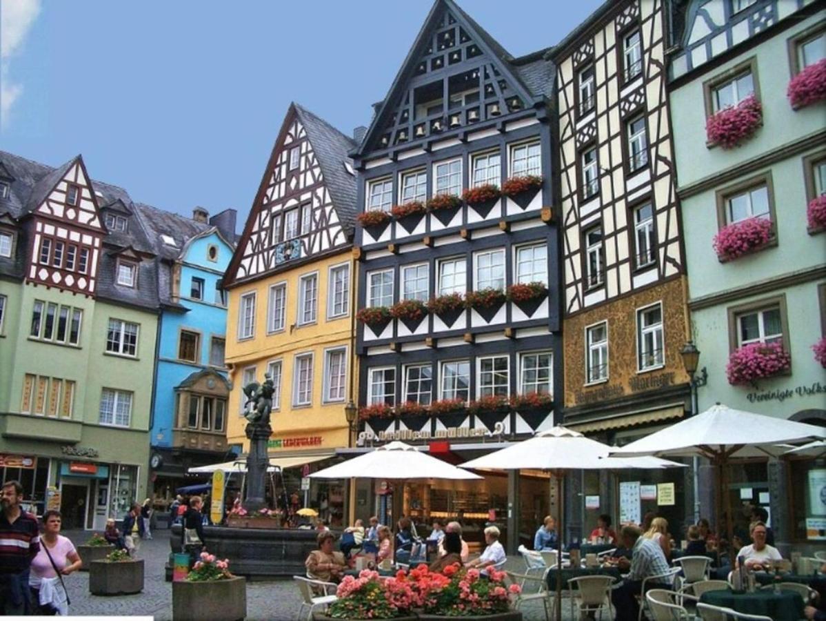 Charming 2-Bed Apartment In Cochem Buitenkant foto
