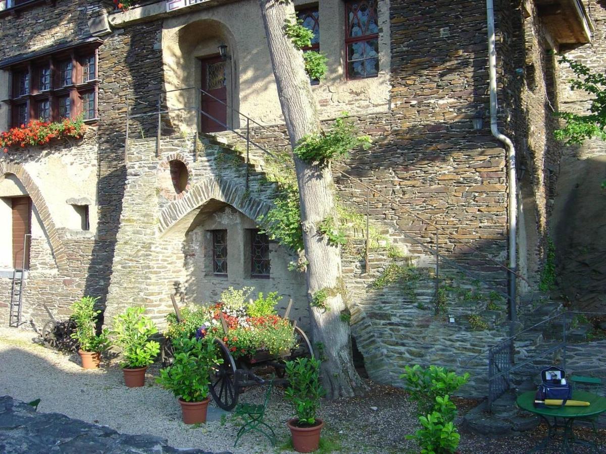 Charming 2-Bed Apartment In Cochem Buitenkant foto